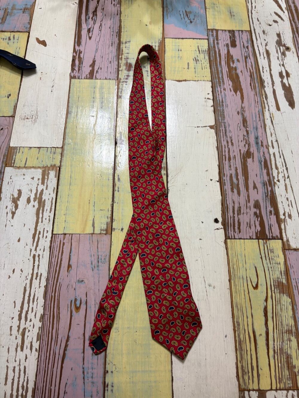 Brooks Brothers tie mens Red Paisley Vintage